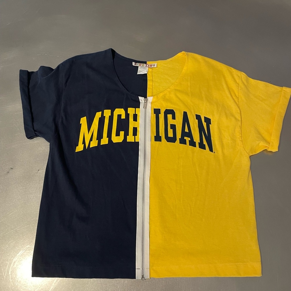 University of Michigan zip front split T-shirt